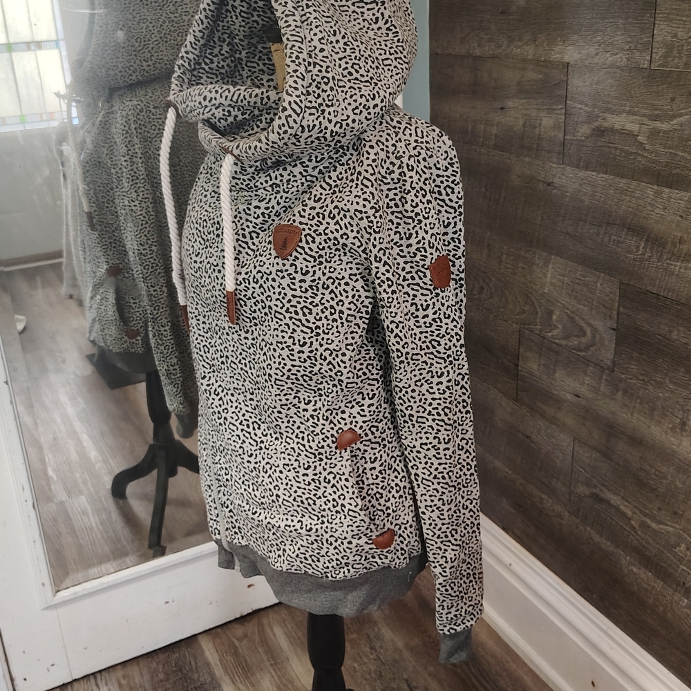 Wanakome Leopard Print Hoodie with Gray Accents